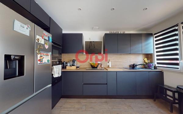 Maison à vendre    5 pièces • 104,72 m2 Coubron