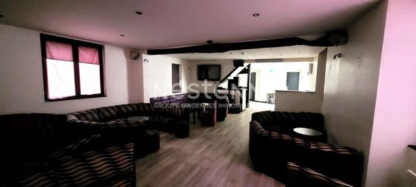 Bar à ambiance/Dansant en centre ville.