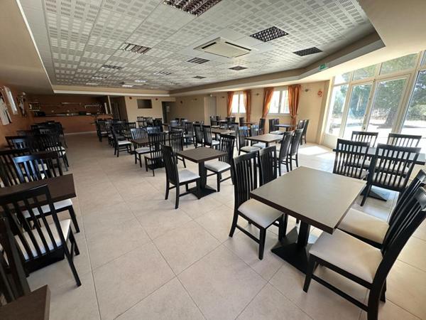 EXCLUSIVITE ISTRES - MURS COMMERCIAUX LIBRES avec LOGEMENT + TERRAIN CONSTRUCTIBLE, 625 m²