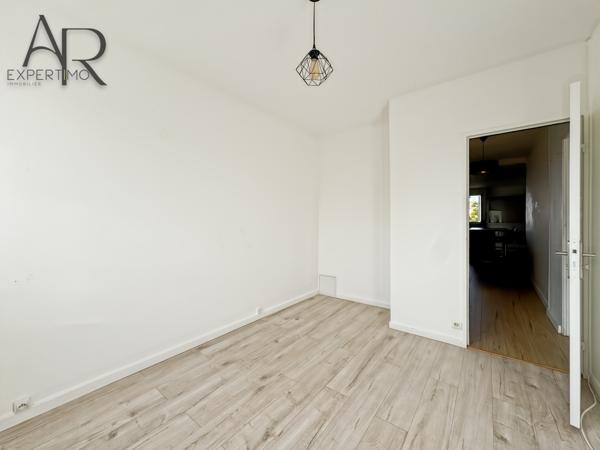 Villeneuve-la-Garenne (92390) T3 - VILLENEUVE-LA-GARENNE - BALCON - CAVE - PARKING