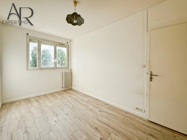 Villeneuve-la-Garenne (92390) T3 - VILLENEUVE-LA-GARENNE - BALCON - CAVE - PARKING