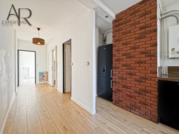 Villeneuve-la-Garenne (92390) T3 - VILLENEUVE-LA-GARENNE - BALCON - CAVE - PARKING