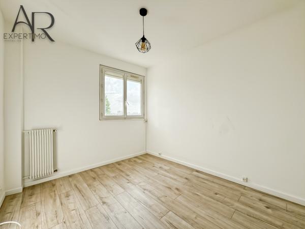 Villeneuve-la-Garenne (92390) T3 - VILLENEUVE-LA-GARENNE - BALCON - CAVE - PARKING