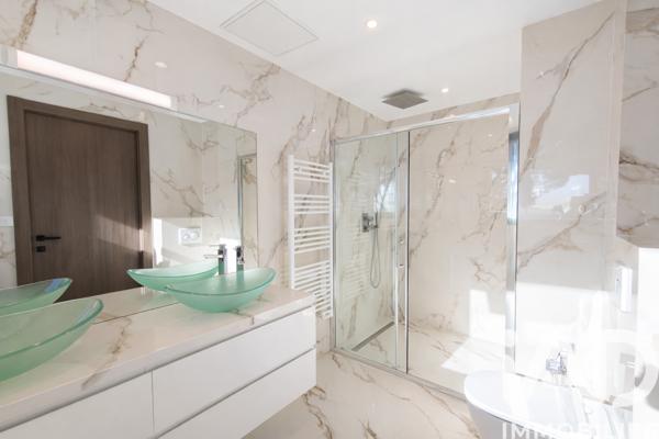 Maison à vendre 8 pièces 389 m² Mougins