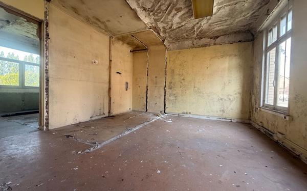 Maison à vendre    7 pièces • 340 m2 Saint-Quentin