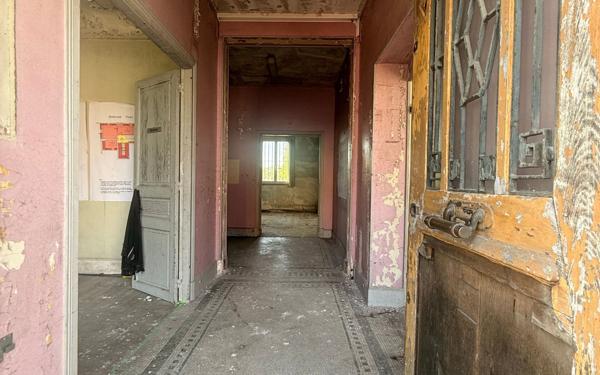 Maison à vendre    7 pièces • 340 m2 Saint-Quentin