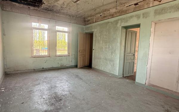 Maison à vendre    7 pièces • 340 m2 Saint-Quentin