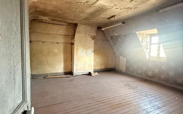 Maison à vendre    7 pièces • 340 m2 Saint-Quentin