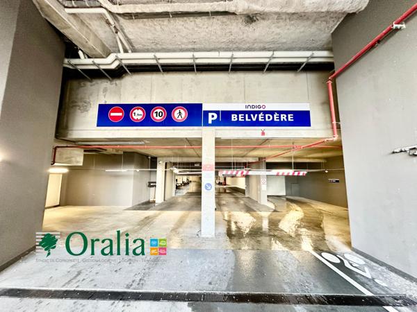 Parking · Location Bordeaux (33100)