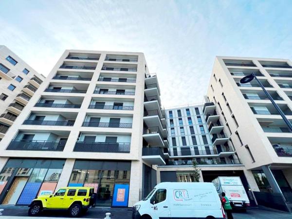 Parking · Location Bordeaux (33100)