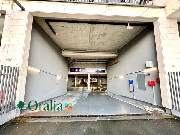 Parking · Location Bordeaux (33100)