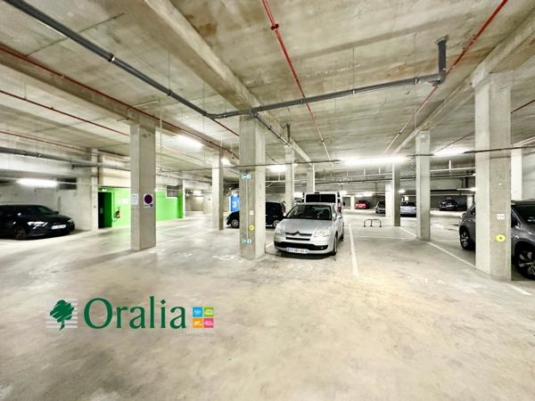 Parking · Location Bordeaux (33100)