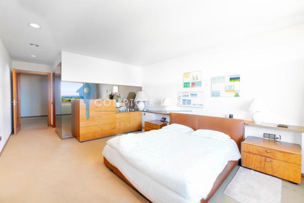 Maison 8 pièce(s) 7 chambre(s) 704 m²