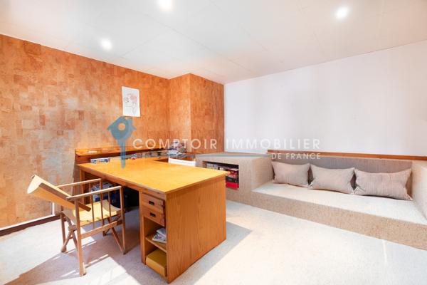 Maison 8 pièce(s) 7 chambre(s) 704 m²