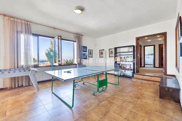 Maison 8 pièce(s) 7 chambre(s) 704 m²