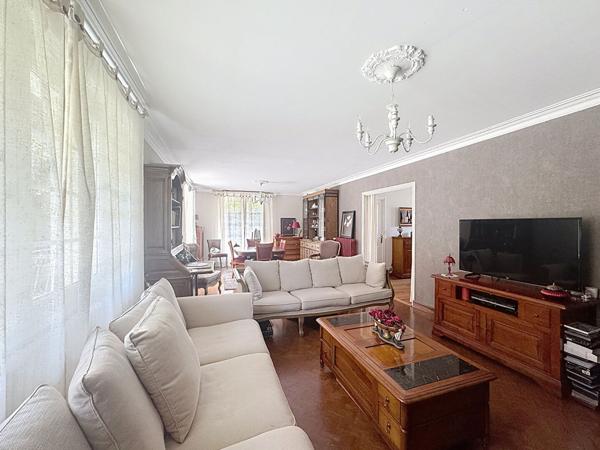 Maison d'exception à vendre à Brest - 7 pièces, 4 chambres dans un cadre de vie privilégié