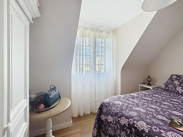 Maison d'exception à vendre à Brest - 7 pièces, 4 chambres dans un cadre de vie privilégié