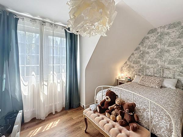 Maison d'exception à vendre à Brest - 7 pièces, 4 chambres dans un cadre de vie privilégié