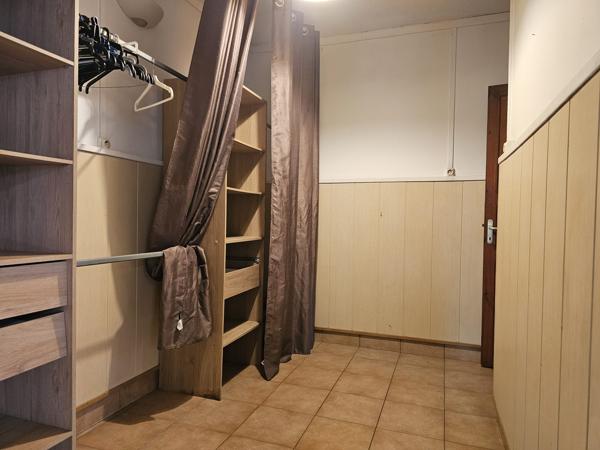 Bernica – Fort potentiel - 187 m² de surfaces (100 m² habitables + annexes) sur 1 070 m² de terrain