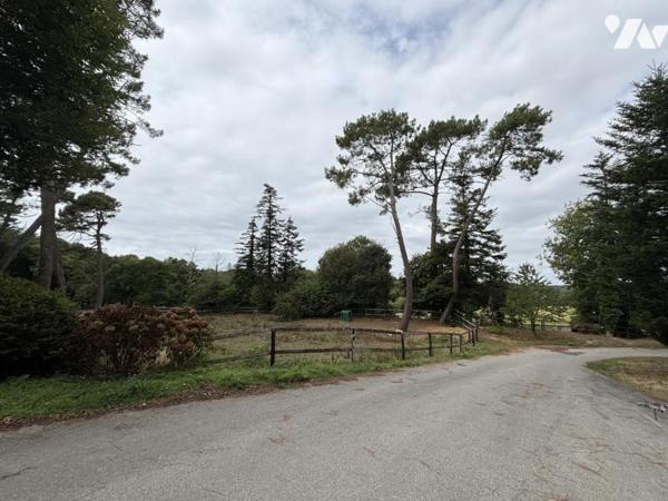 PLOEMEUR - KERVINIO - Maison de 230 m² avec installation équestre et hangar sur terrain de 17 440 m²