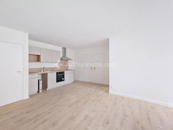 Location                                                      Appartement
                        
                     3 pièces                      62 m2                     à Clermont-Ferrand