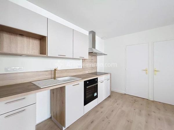 Location                                                      Appartement
                        
                     3 pièces                      62 m2                     à Clermont-Ferrand