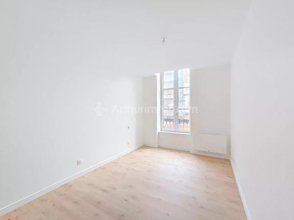 Location                                                      Appartement
                        
                     3 pièces                      62 m2                     à Clermont-Ferrand