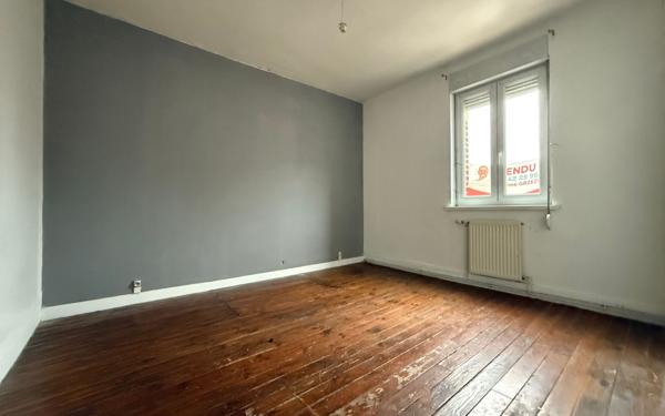 Maison à vendre    3 pièces • 90 m2 Saint-Quentin