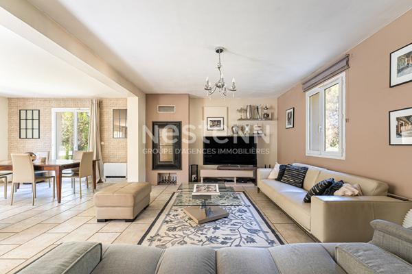 Maison Bouc Bel Air 7 pièces 202.45 m2, bastide provençale, 5 chambres, double séjour, cuisine indépendante, piscine, terrain de 2000m², calme, proche IBS