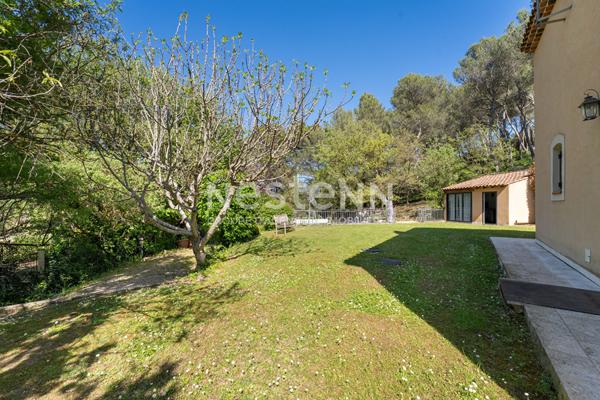 Maison Bouc Bel Air 7 pièces 202.45 m2, bastide provençale, 5 chambres, double séjour, cuisine indépendante, piscine, terrain de 2000m², calme, proche IBS