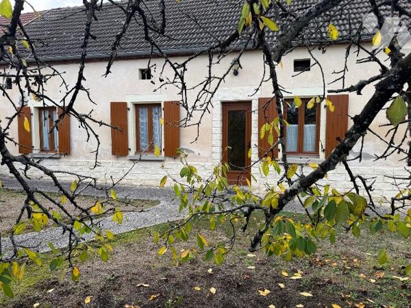 Maison avec 3 chambres dans bourg.