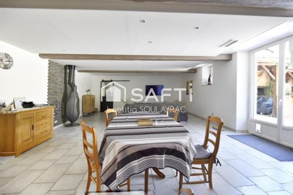 Belle propriété de 205 m² située à proximité du centre et des grands axes.