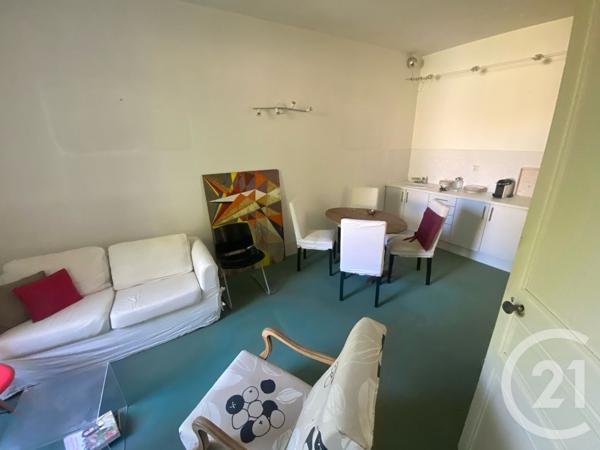 Maison à vendre  8 pièces - 121 m 2   ROCHEFORT  - 17