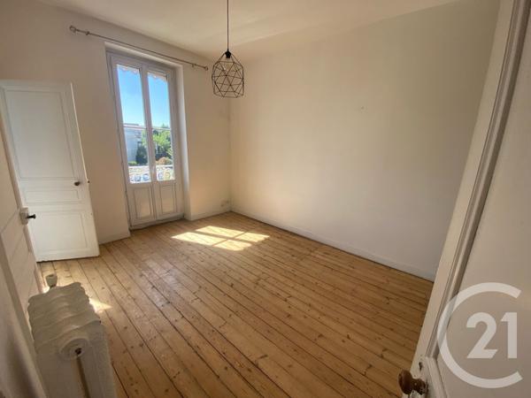Maison à vendre  8 pièces - 121 m 2   ROCHEFORT  - 17