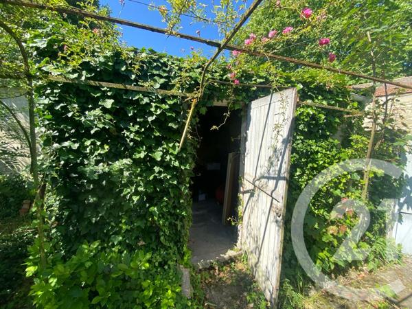 Maison à vendre  8 pièces - 121 m 2   ROCHEFORT  - 17