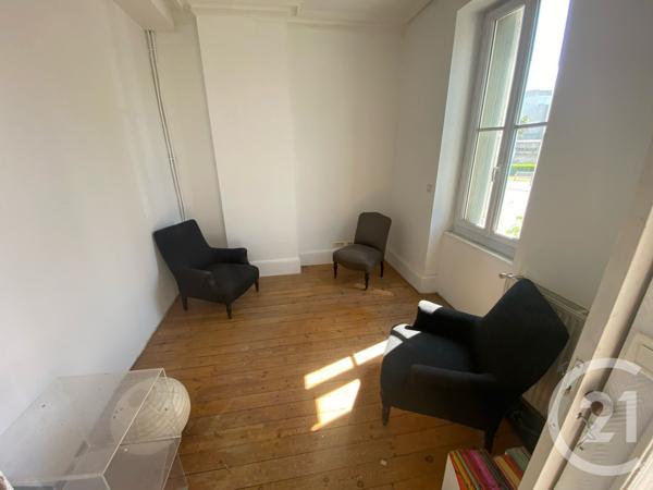 Maison à vendre  8 pièces - 121 m 2   ROCHEFORT  - 17