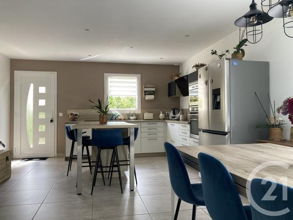 Maison à vendre  8 pièces - 121 m 2   ROCHEFORT  - 17