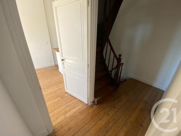 Maison à vendre  8 pièces - 121 m 2   ROCHEFORT  - 17