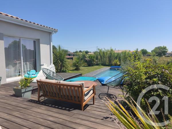 Maison à vendre  4 pièces - 109,47 m 2   SOULAC SUR MER  - 33