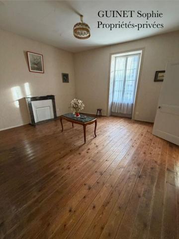 Maison Lucon 9 pièce(s) 109.11 m2