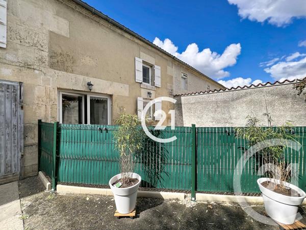 Maison à vendre  11 pièces - 295 m 2   JAVREZAC  - 16