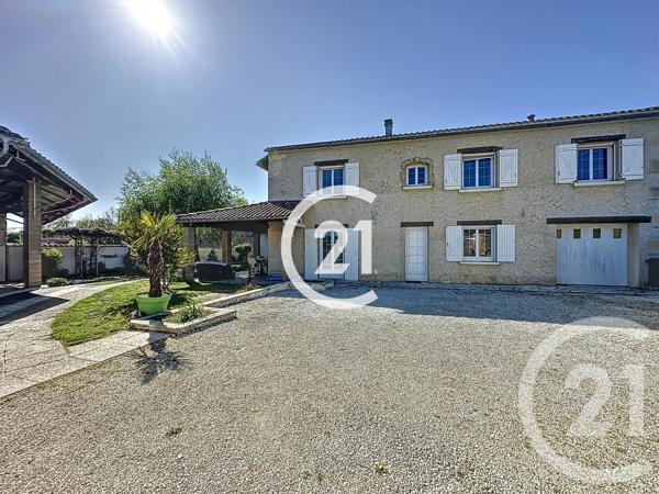 Maison à vendre  11 pièces - 295 m 2   JAVREZAC  - 16