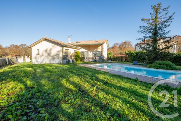 Maison à vendre  15 pièces - 268 m 2   AMBES  - 33