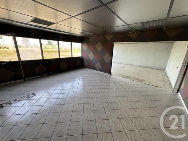 à vendre  950 m2 ST MAUR - 36