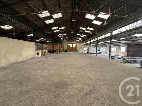 à vendre  950 m2 ST MAUR - 36