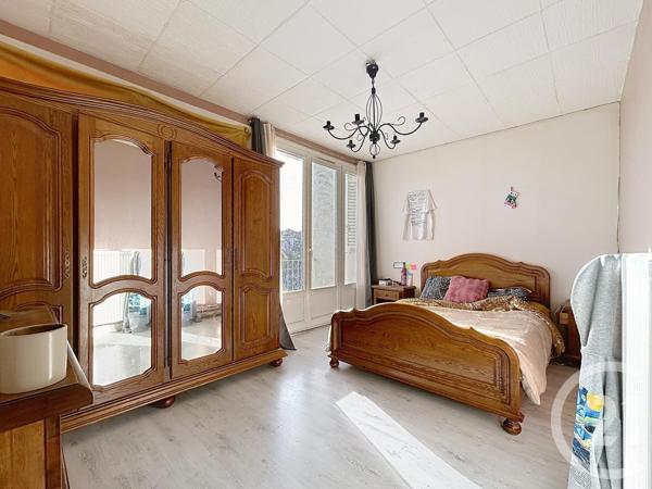 Appartement T3 à vendre  3 pièces - 67 m 2   GUERET  - 23