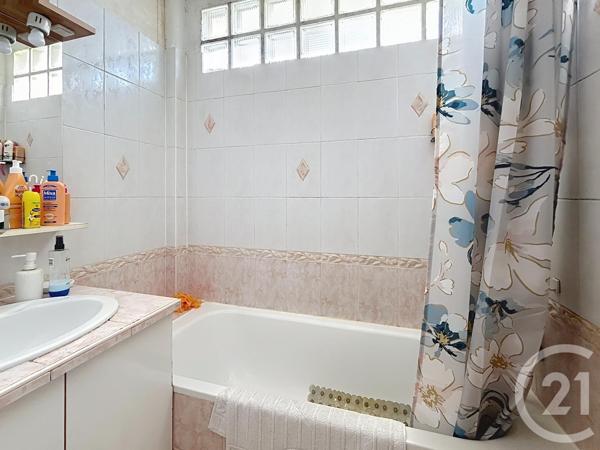 Appartement T3 à vendre  3 pièces - 67 m 2   GUERET  - 23