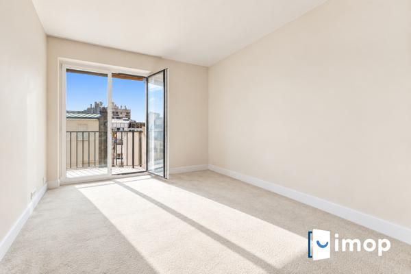 AVENUE DE SUFFREN – GRAND 3 PIÈCES DE 100 M² – 7ᵉ ÉTAGE – BALCONS – VUE UNESCO & TOUR EIFFEL
