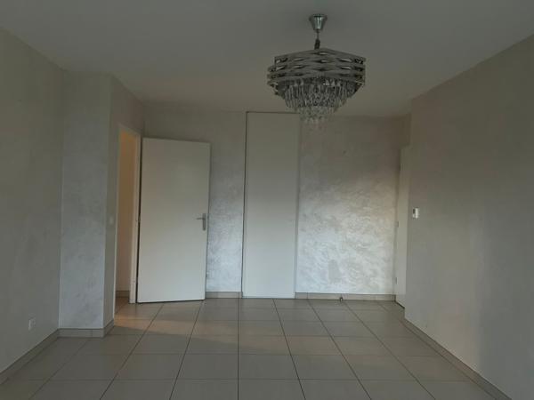 Appartement
                                                                                                                                                                                                                                                                                                                        3 pièce(s)                                                                                                                                                                                                          2 chambre(s)                                                                                                                                                                                                          65.12  m²