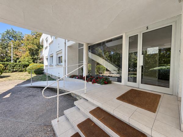 Location meublée – Quartier Marine – 68,62 m² – 2 chambres, balcon de 8 m² et parking